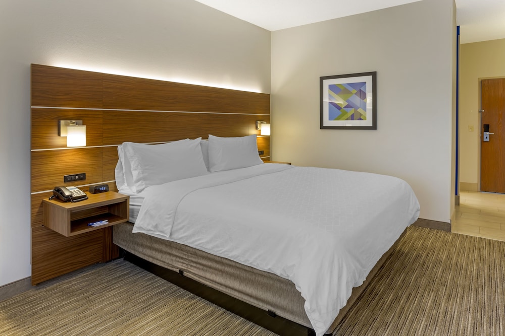 Holiday Inn Express Hotel Suites Harrison 30/56