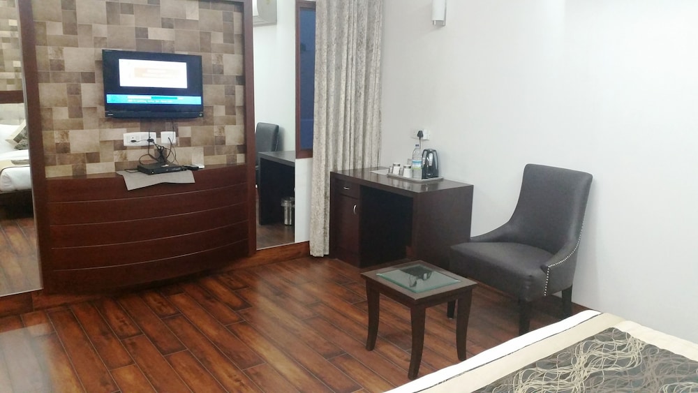 Tavisha Villa Gurgaon 28/40