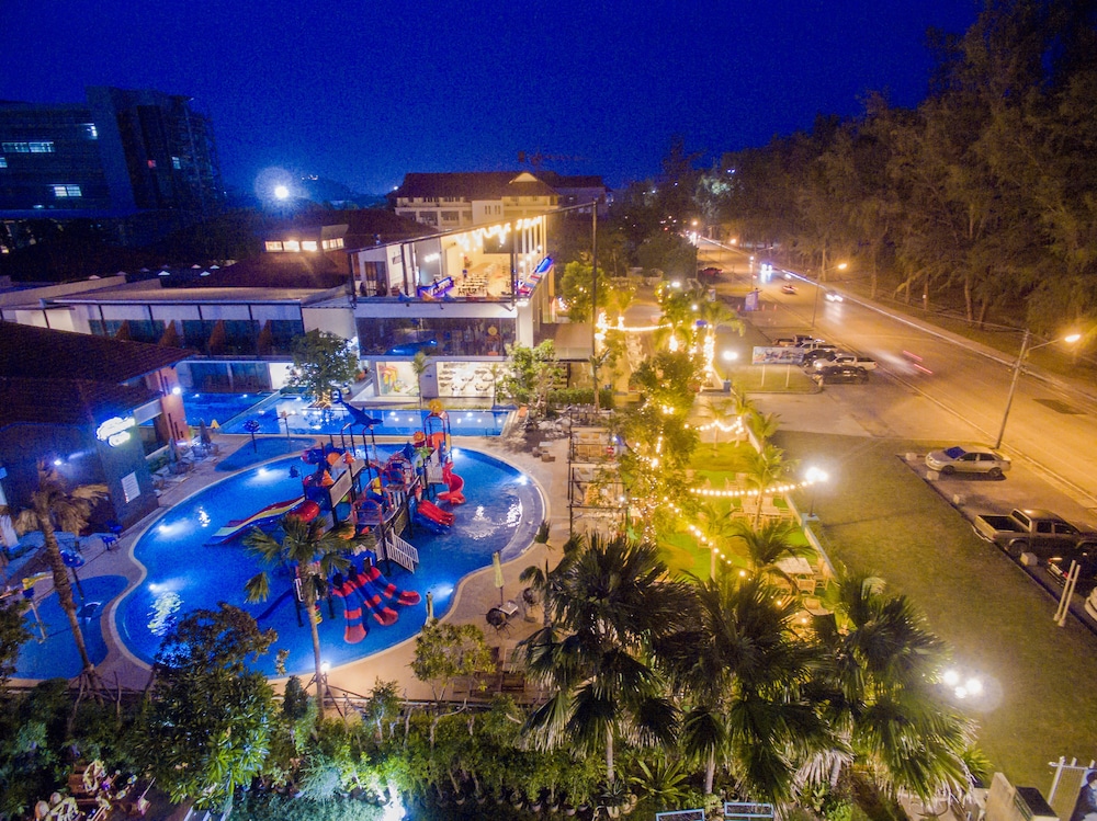 The Bed Vacation Rajamangala Hotel 44/50