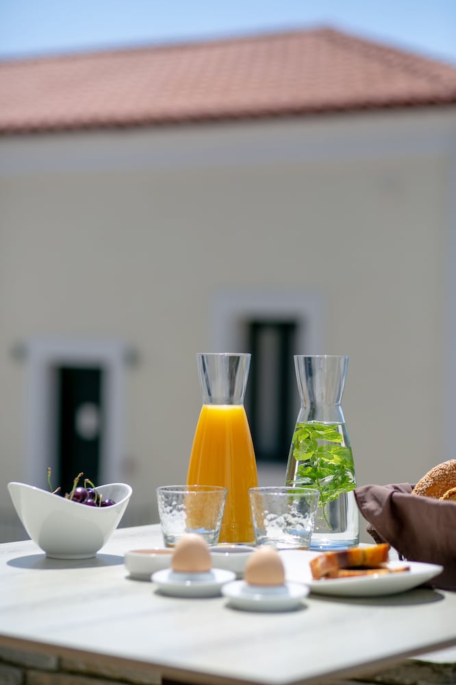 KRINOS SUITES HOTEL 33/50