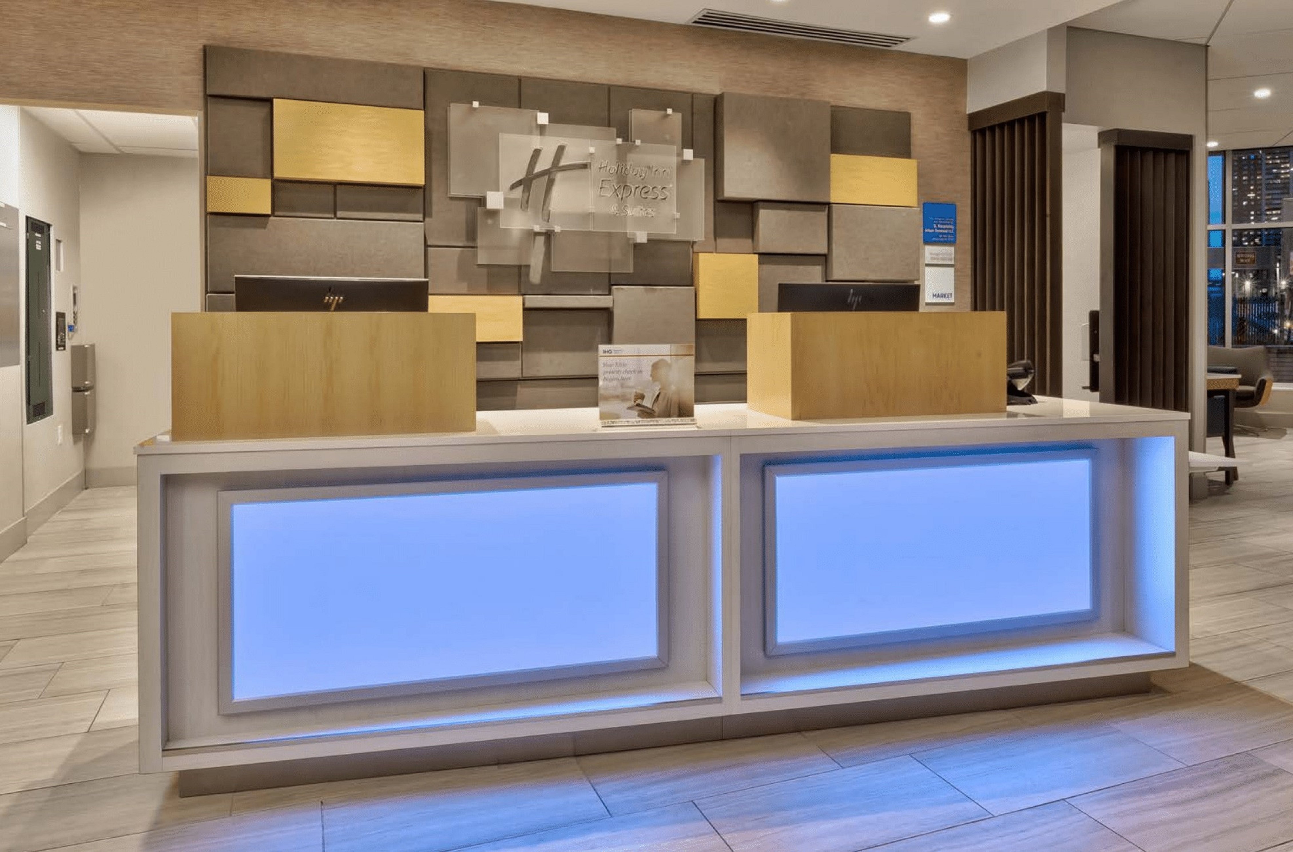 Holiday Inn Express & Suites Jersey City - Holland Tunnel 4/21