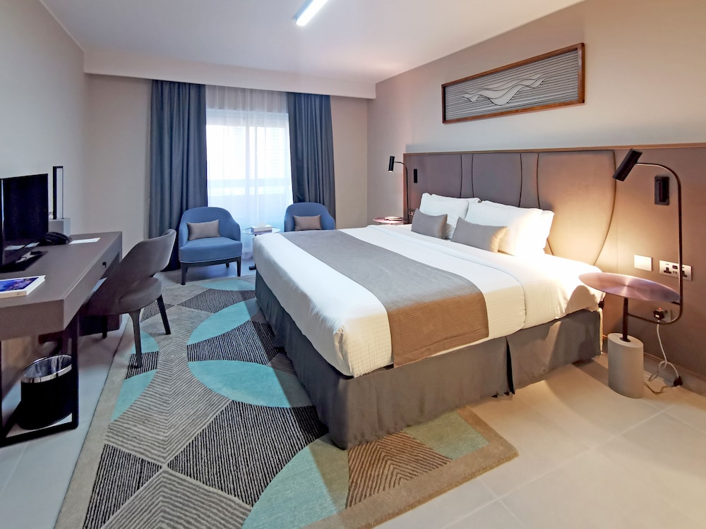 Presidential, Suite, King Bed, Lagoon and Pool View, Balcony