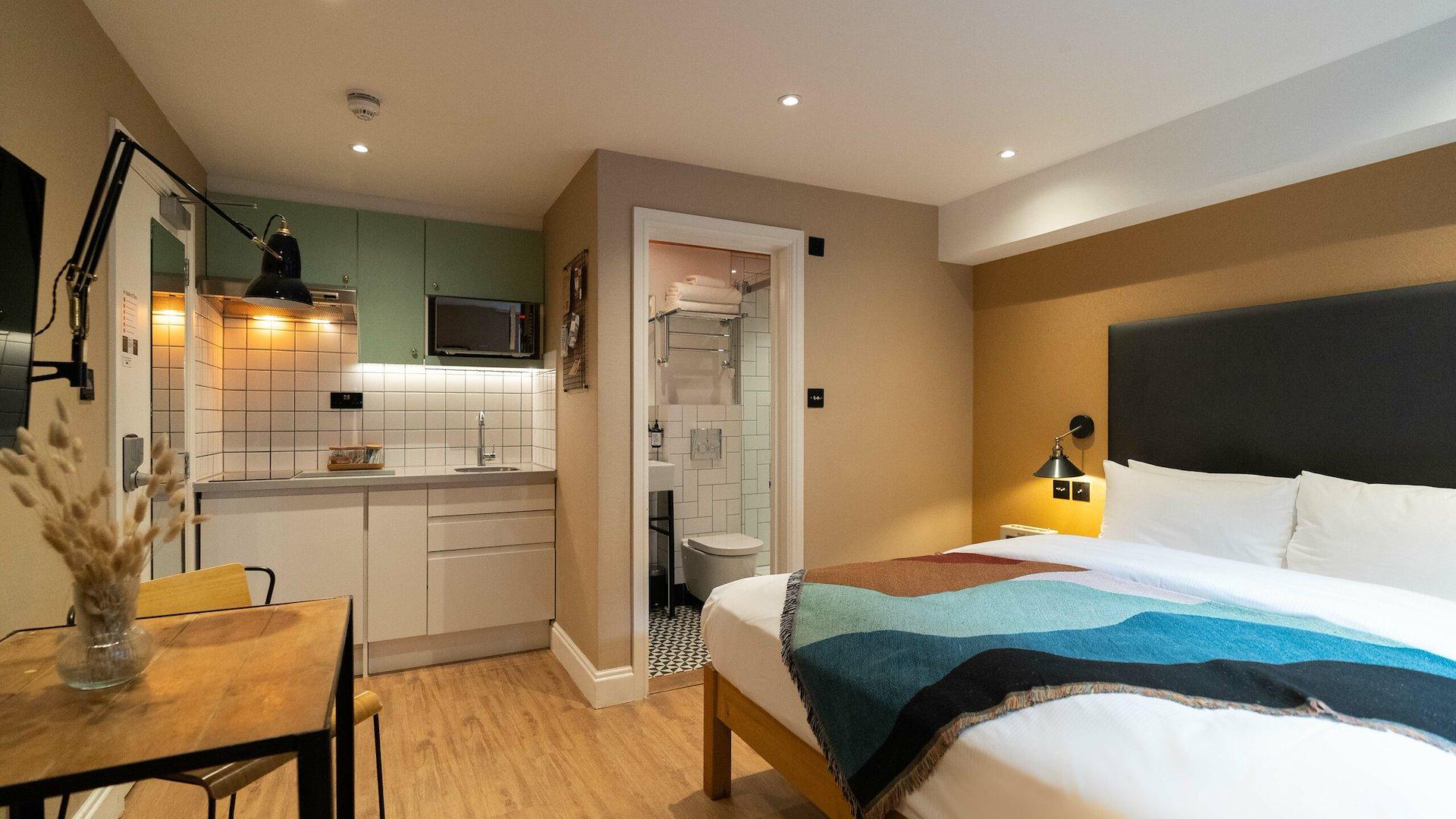 Town House, Studio, Queen Bed