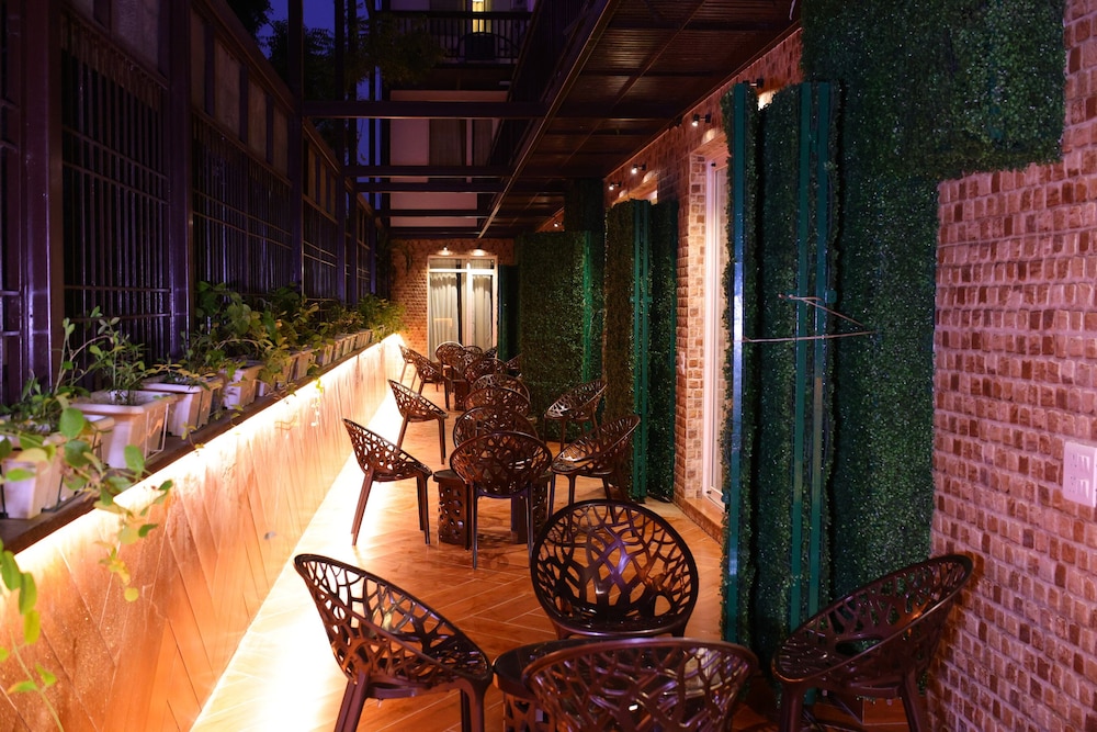 Karon Hotel Lajpat Nagar 41/60