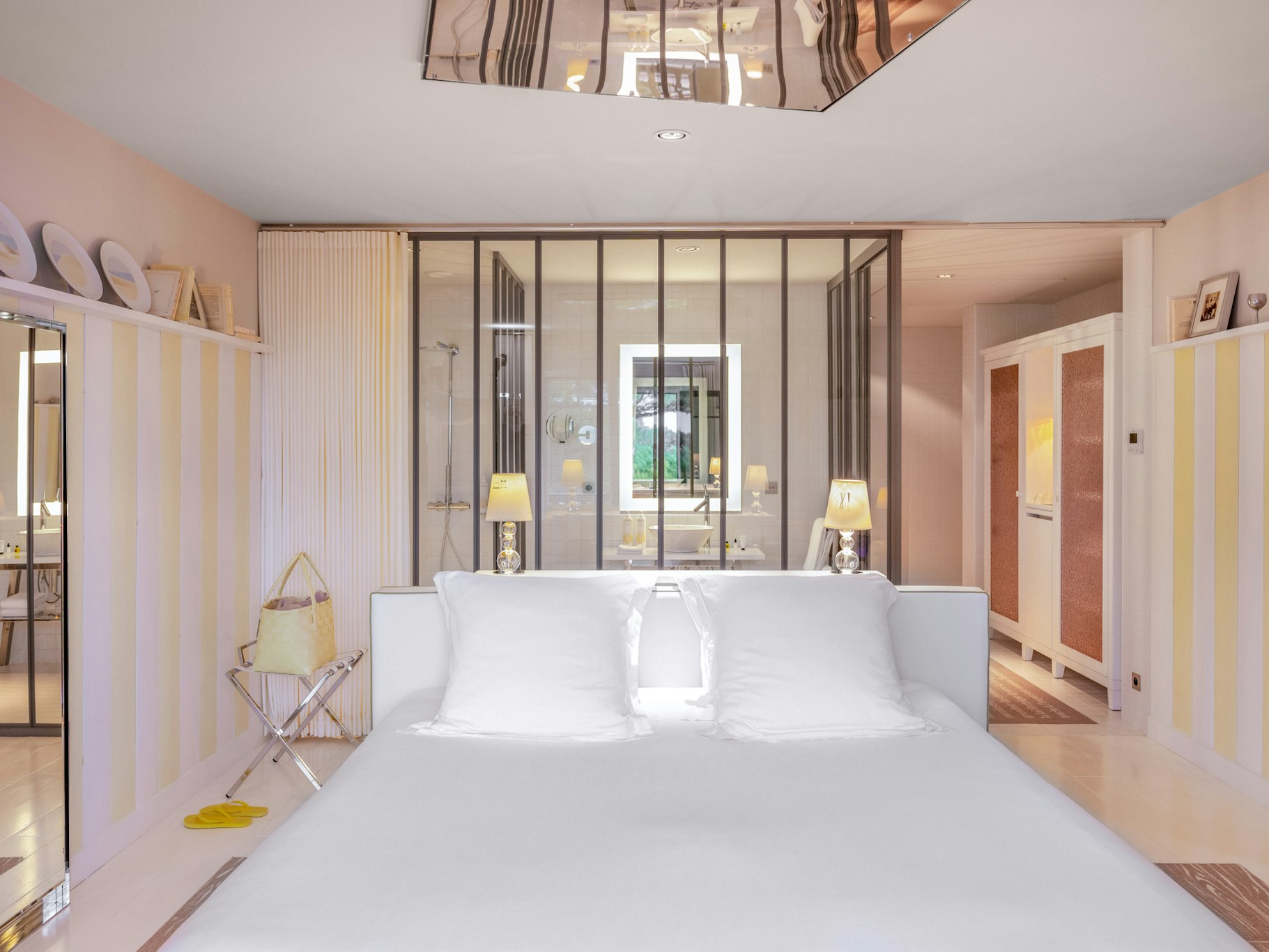 Hotel La Co(o)rniche 12/64