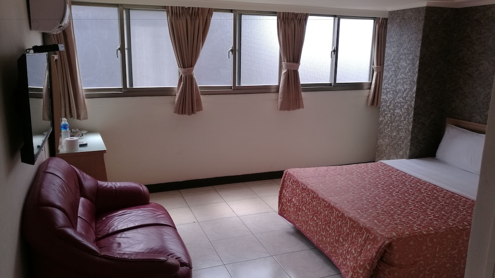 Ti Hwa Hotel 42/49