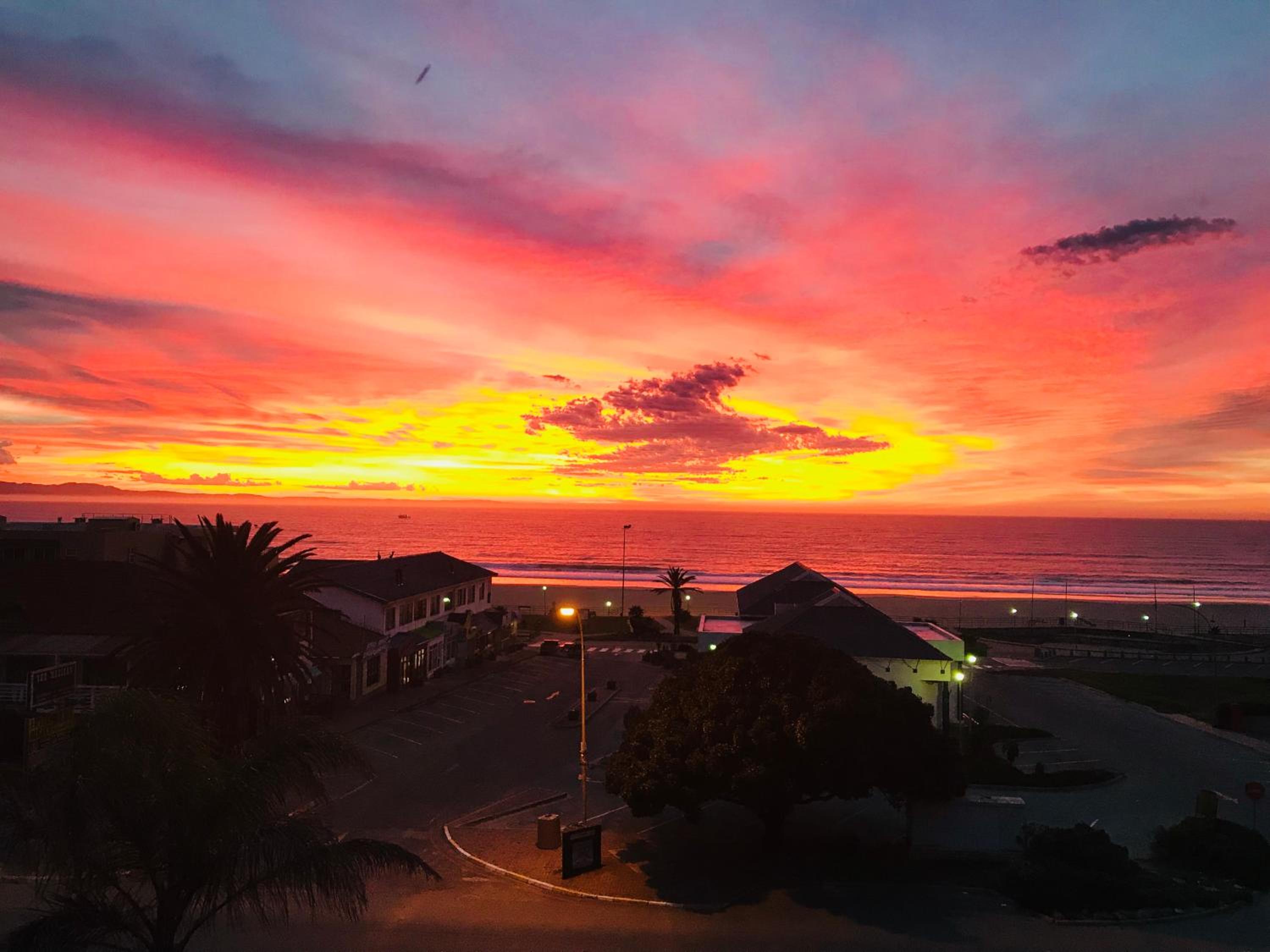 Main Beach Penthouse 13/14