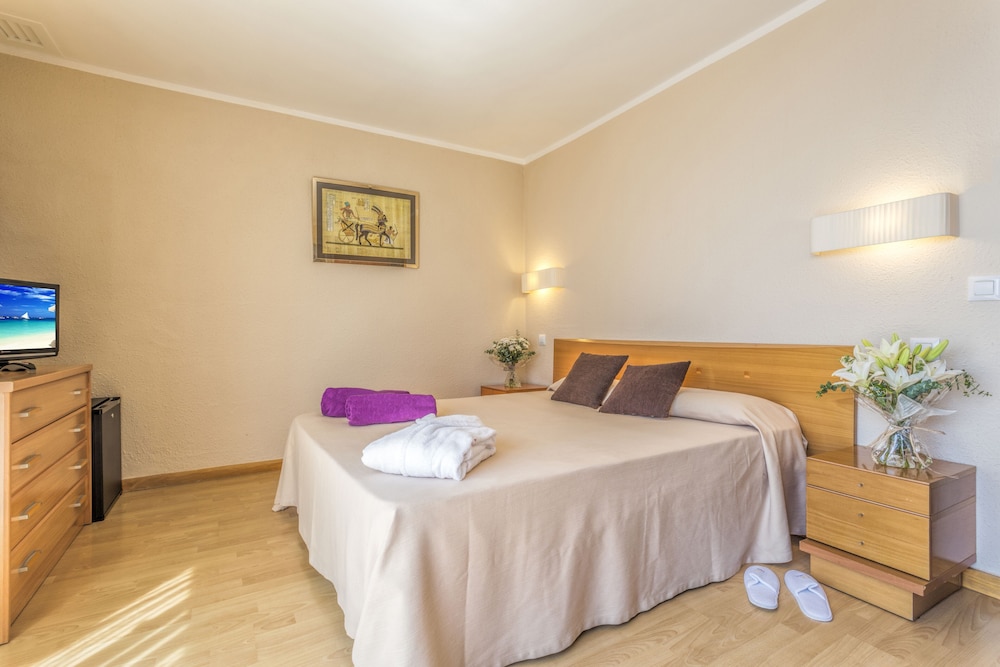 CLASSIC, DOUBLE OR TWIN BED