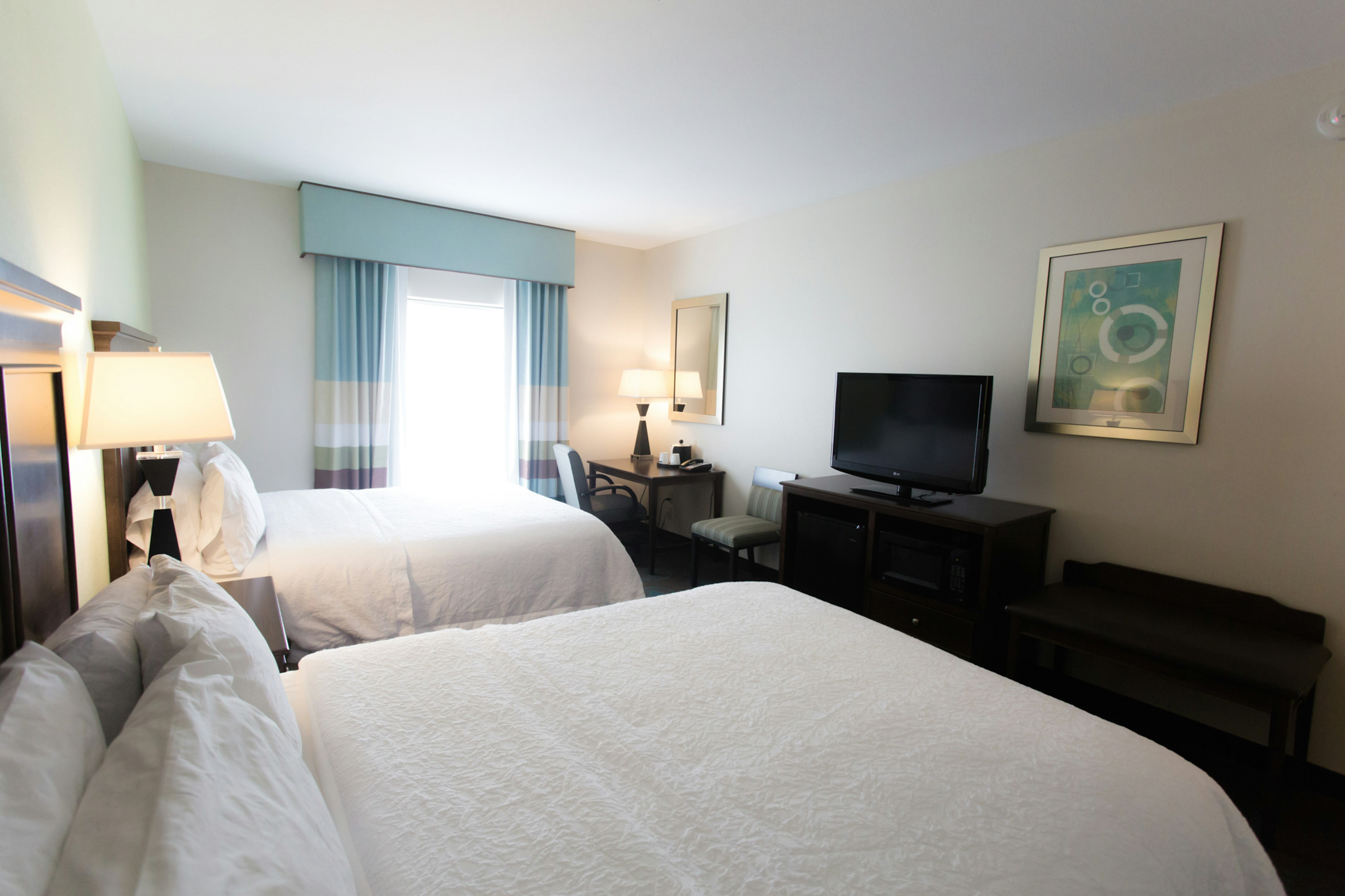 Room, 2 Queen Beds, Hampton Inn And Suites Middlebury In 3/5