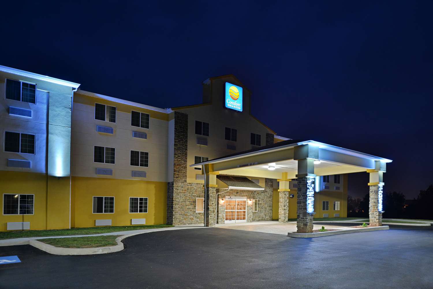 Days Inn & Suites by Wyndham Manheim Lebanon 24/26