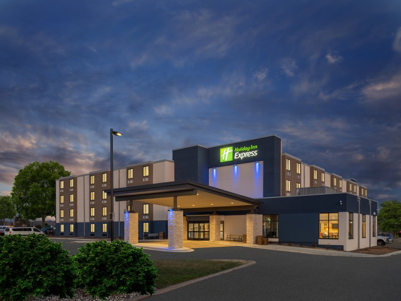 Holiday Inn Express Minneapolis West Plymouth 2/52