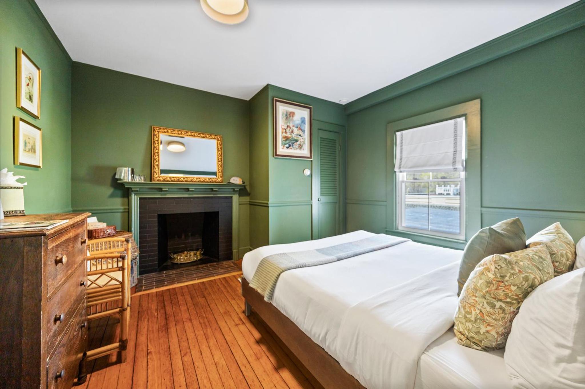 Hartstone Inn 11/50