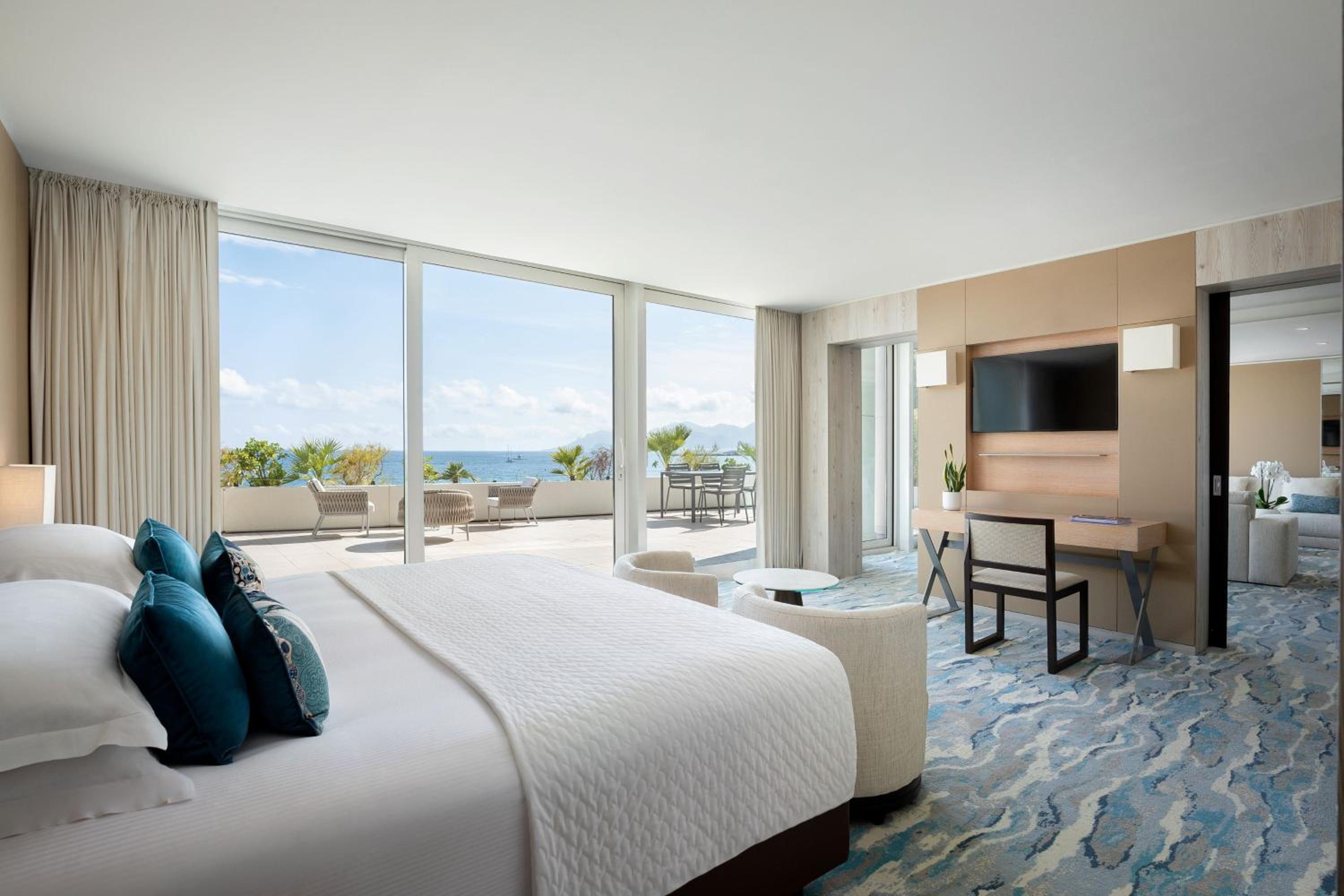 Vice President, Suite, King Bed, Sea Front, Sofa, Terrace