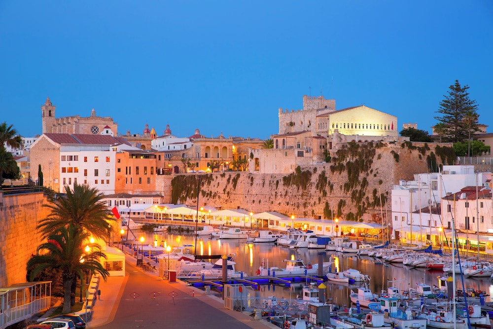 Cala Blanca Apartments 36/40