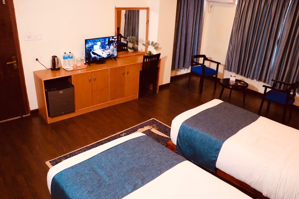 Shatkar Hotel and Spa 10/16
