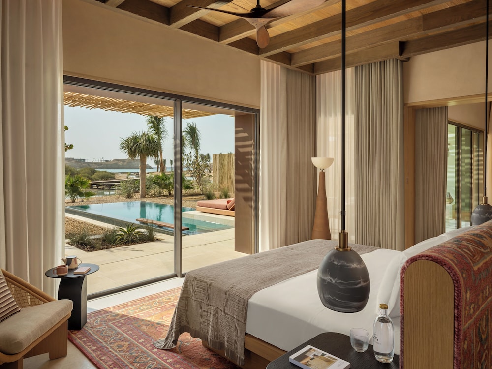 Lagoon, Deluxe, Suite, King Bed, Private Pool