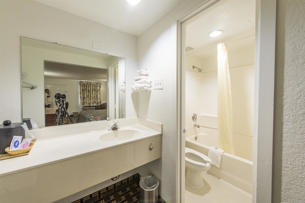 Motel6 Houston, TX - Brookhollow 13/48