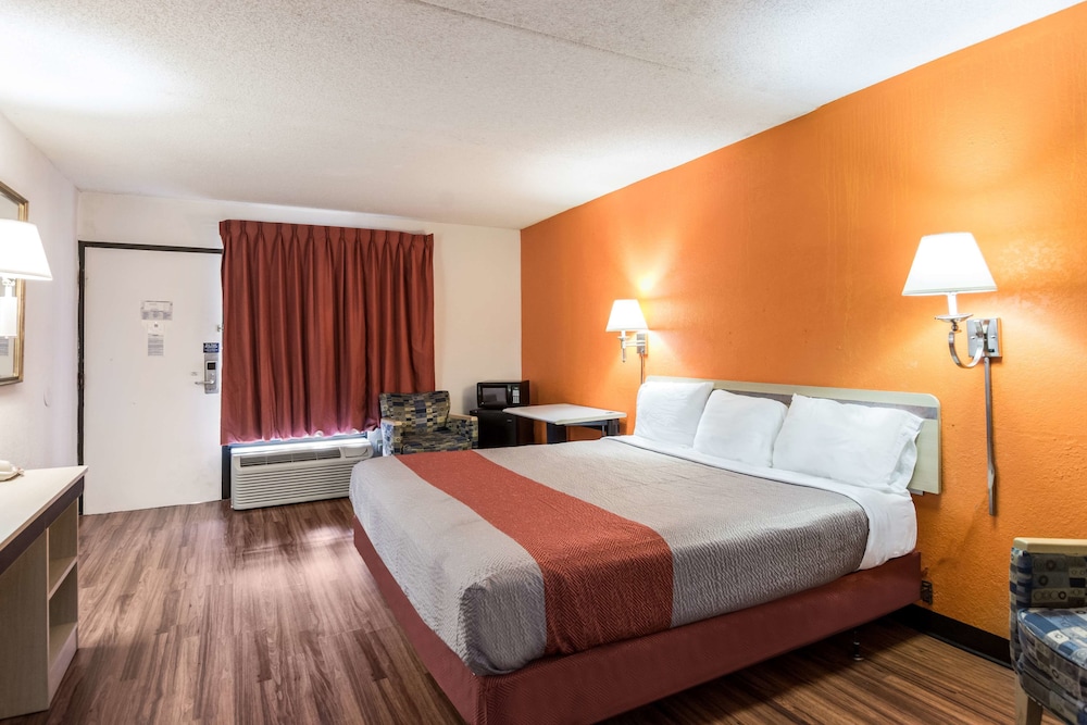 Motel6 Ashland, VA 33/52