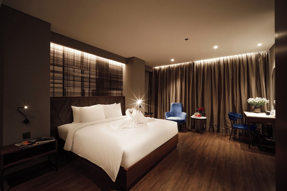 Nhat Ha Lavish Hotel 16/40