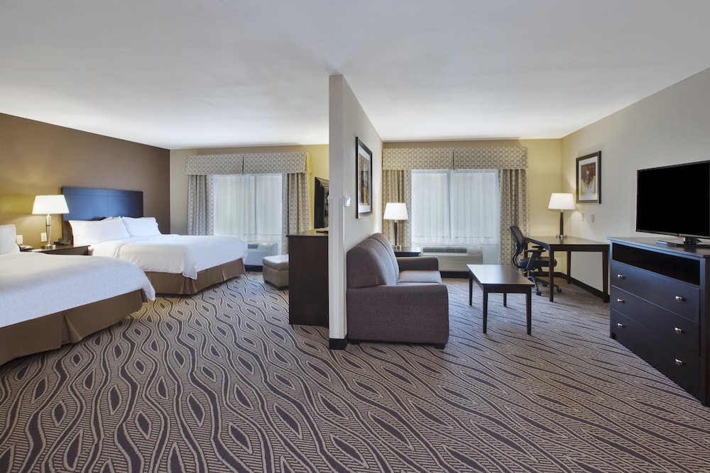 Holiday Inn Express Suites Washington Meadow Lands 30/70