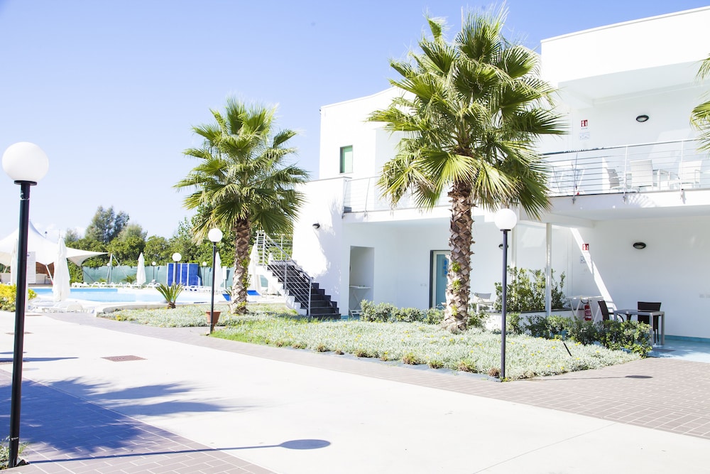 Medea Beach Resort 30/50