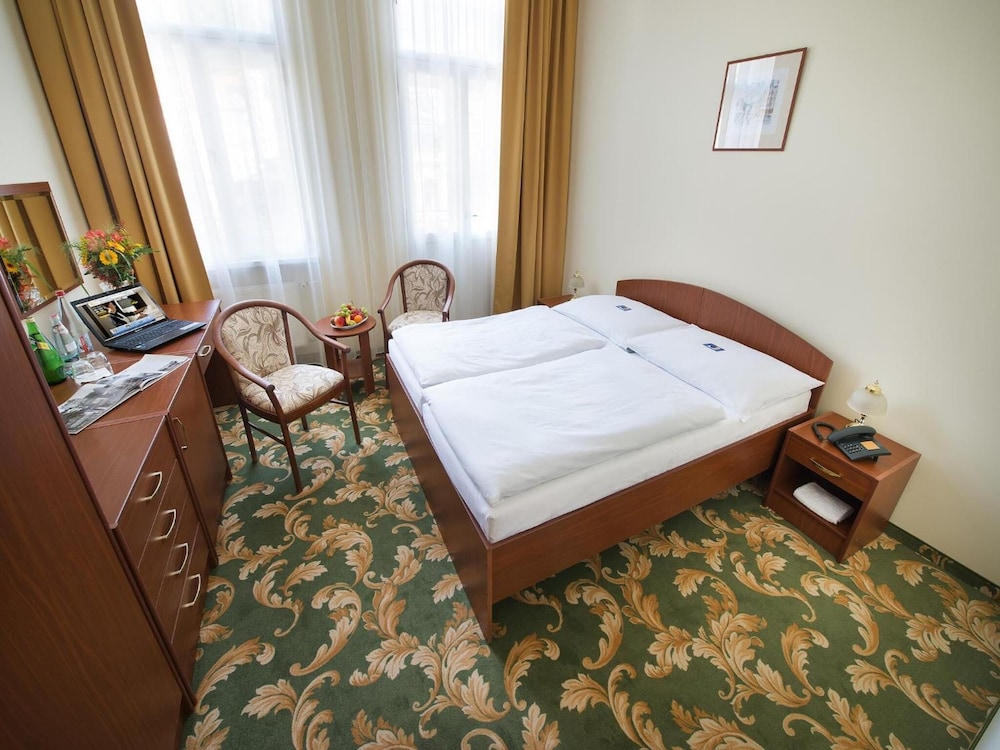 Ea Hotel Elefant 12/44