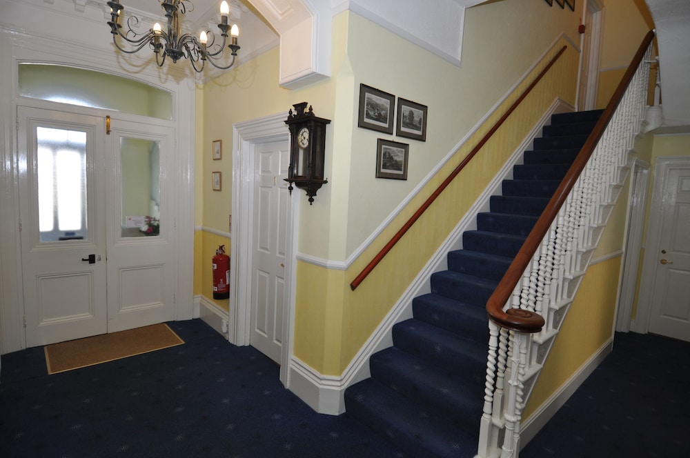 Westbury Lodge 18/30