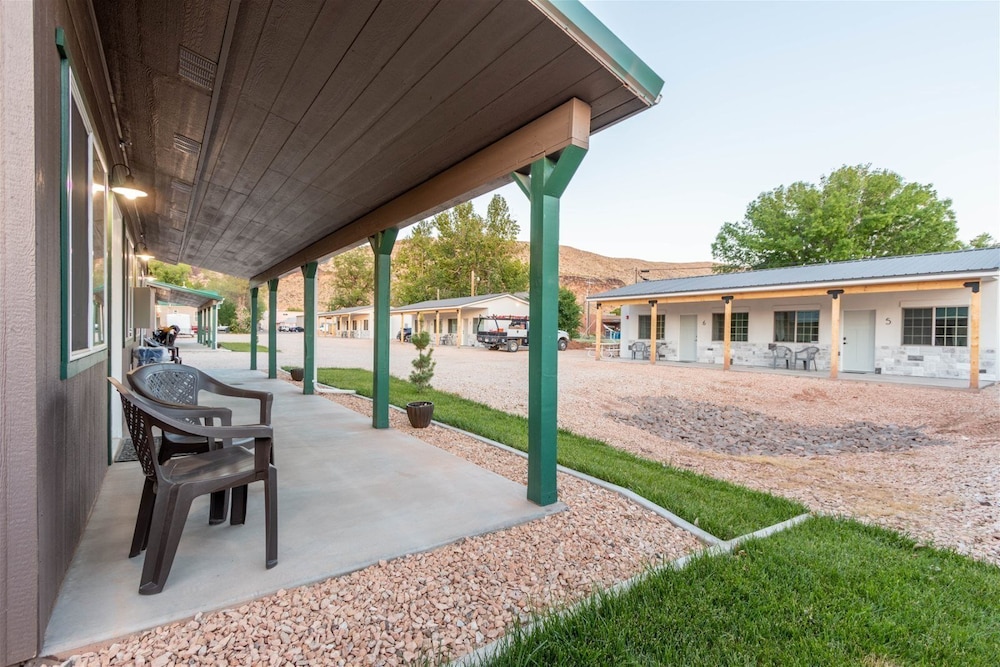 Hurricane Hideaway Lodging 7/46