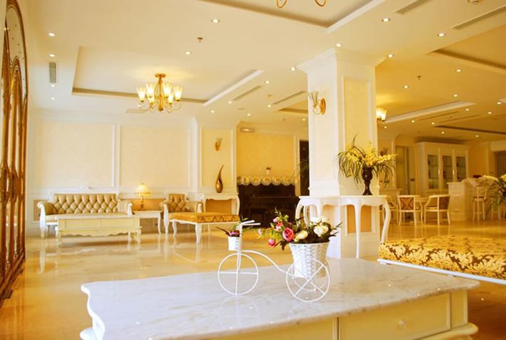 City Bay Palace Hotel 9/70