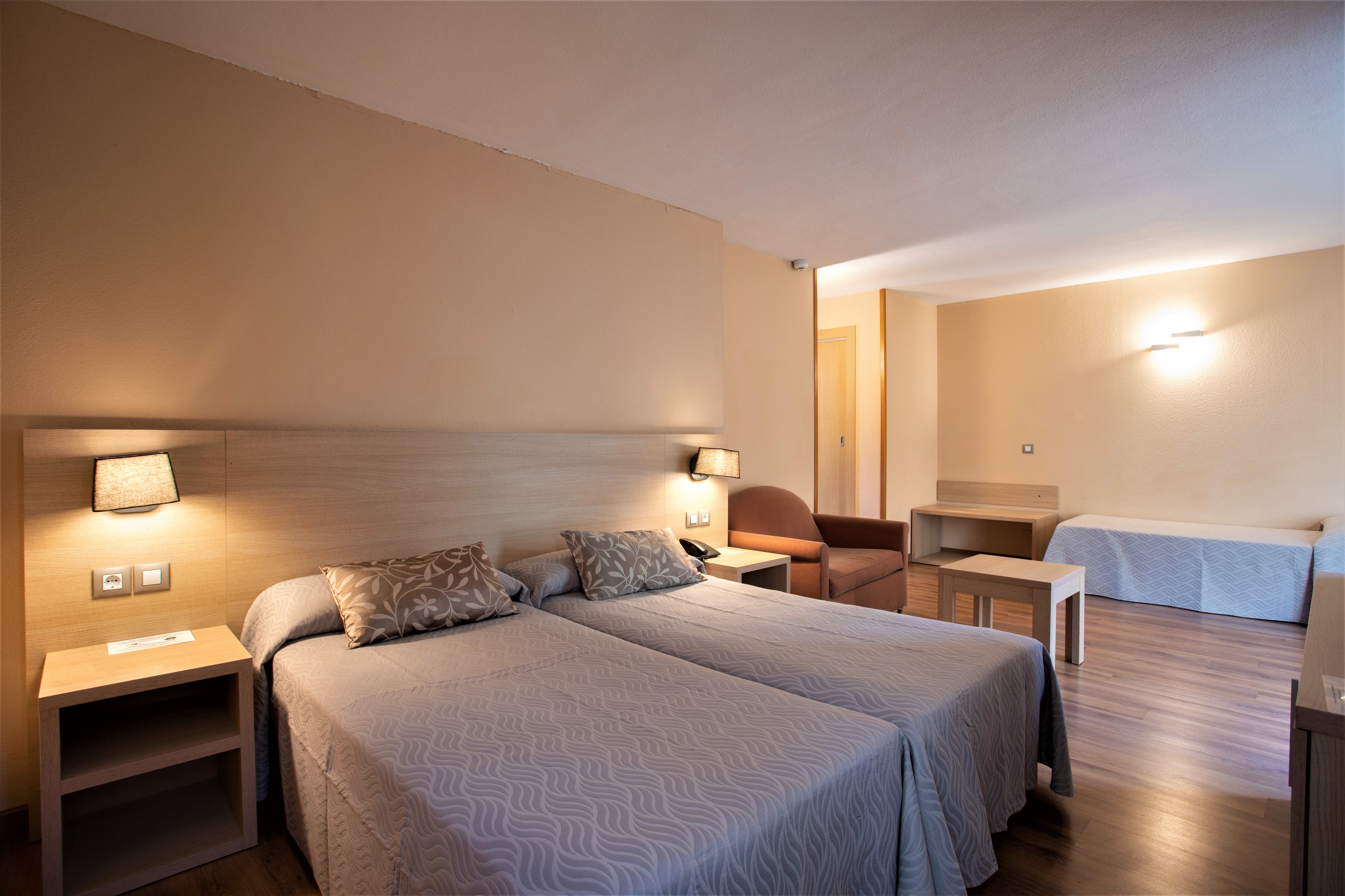 Standard Quadruple 3+1، Panorama Hotel 3/5