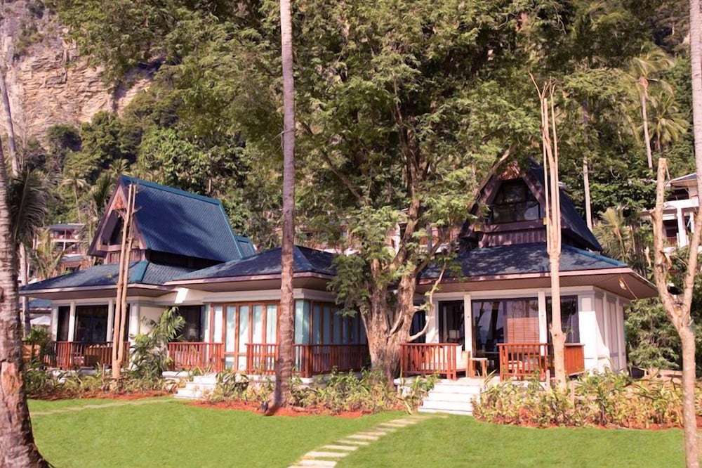 Centara Grand Beach Resort & Villas Krabi 75/79