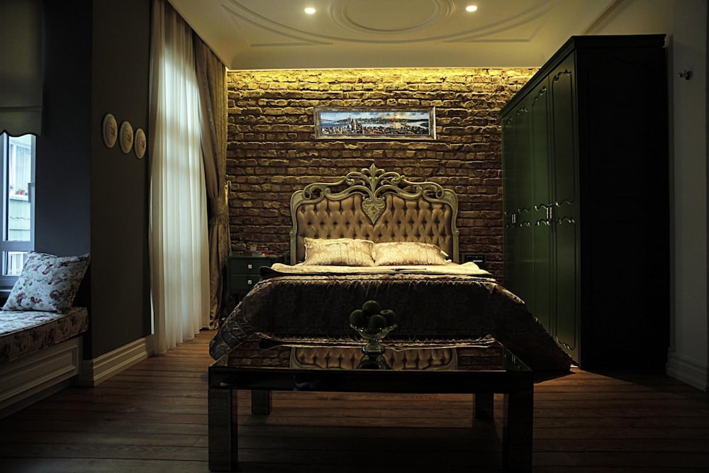 Frida Suites 38/55