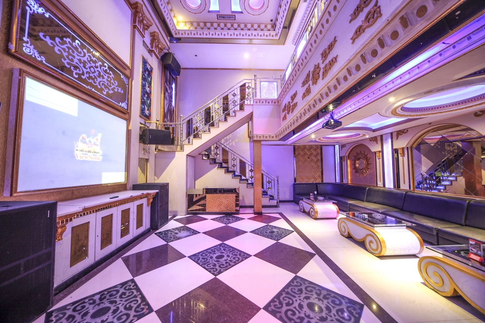 New Hollywood Pekanbaru 50/58