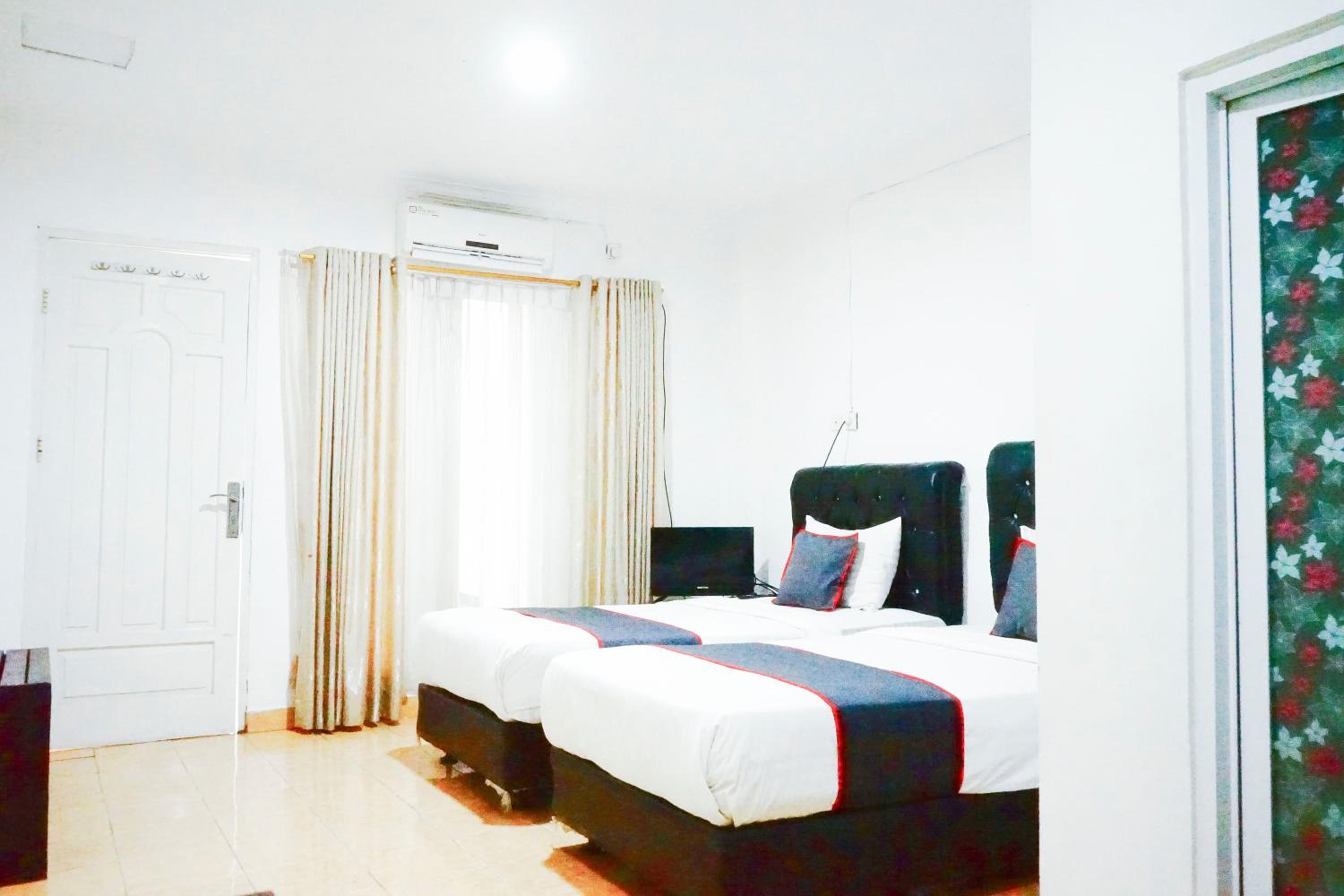 SUPERIOR, TWIN BEDS