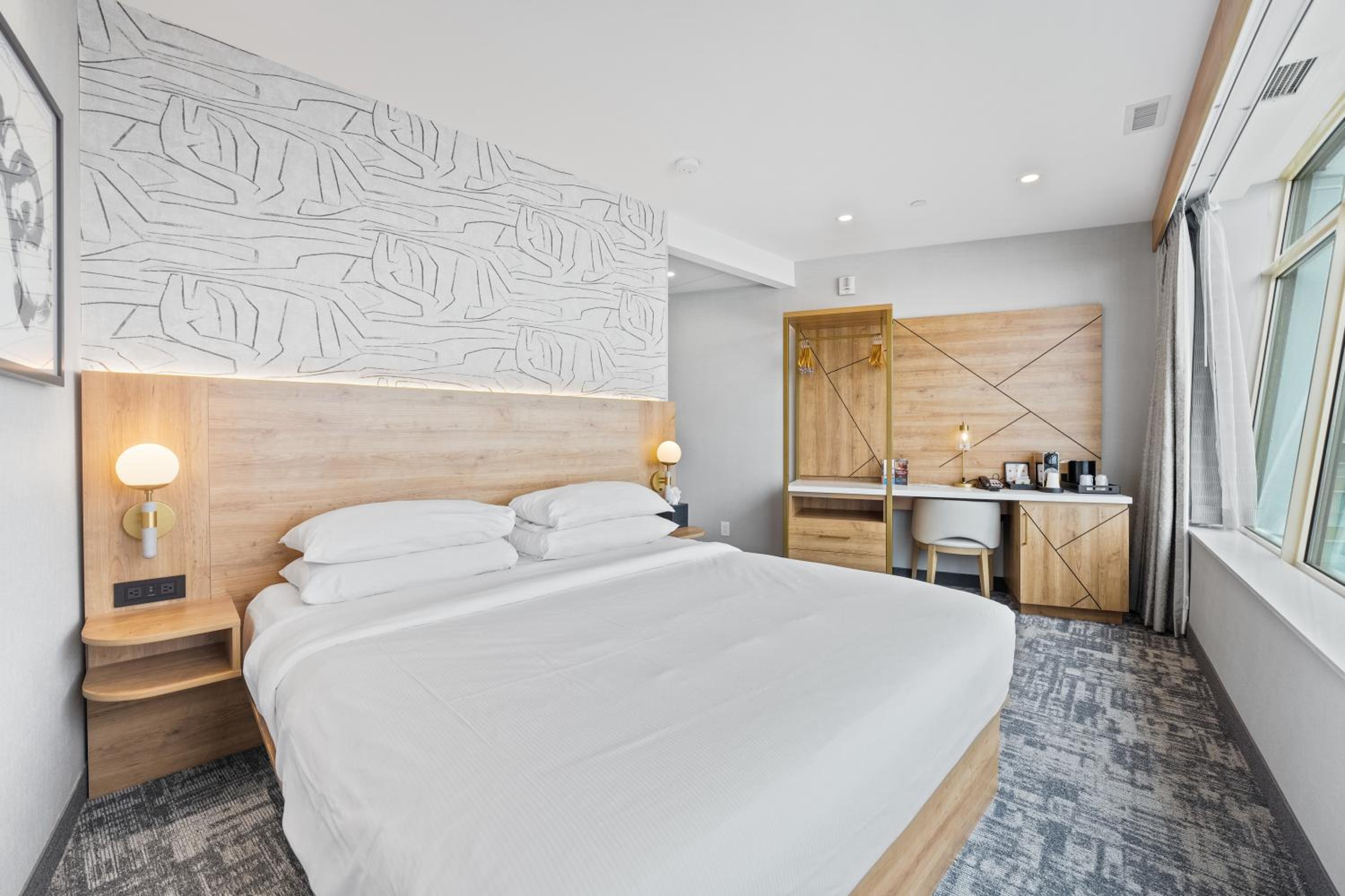 Tower, Premium, King Bed, Falls View