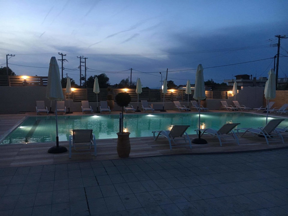 Ivory Serenity Hotel 65/70