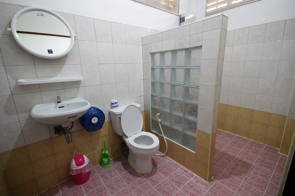 4 Bedrooms, Home, 4 Double Beds