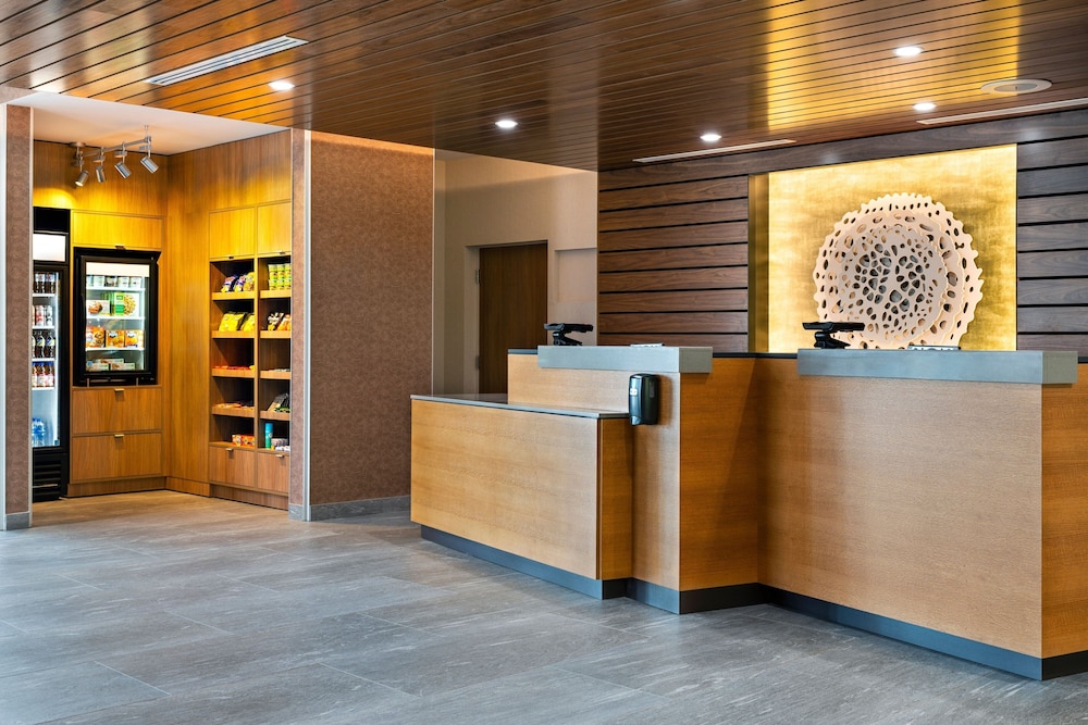 Fairfield Inn & Suites by Marriott North Bay 8/50