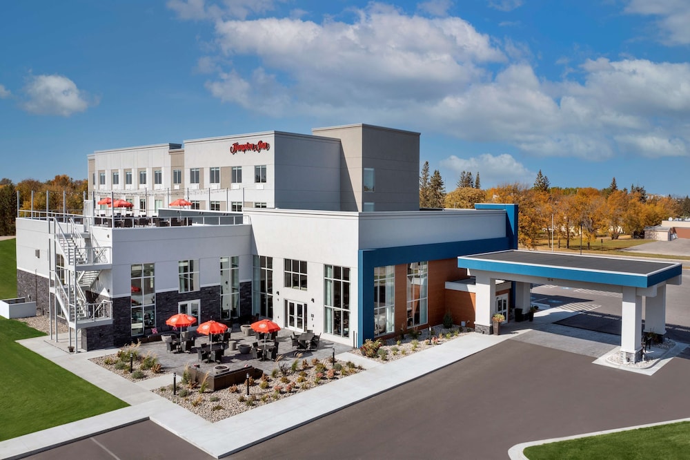Hampton Inn Warroad 3/53