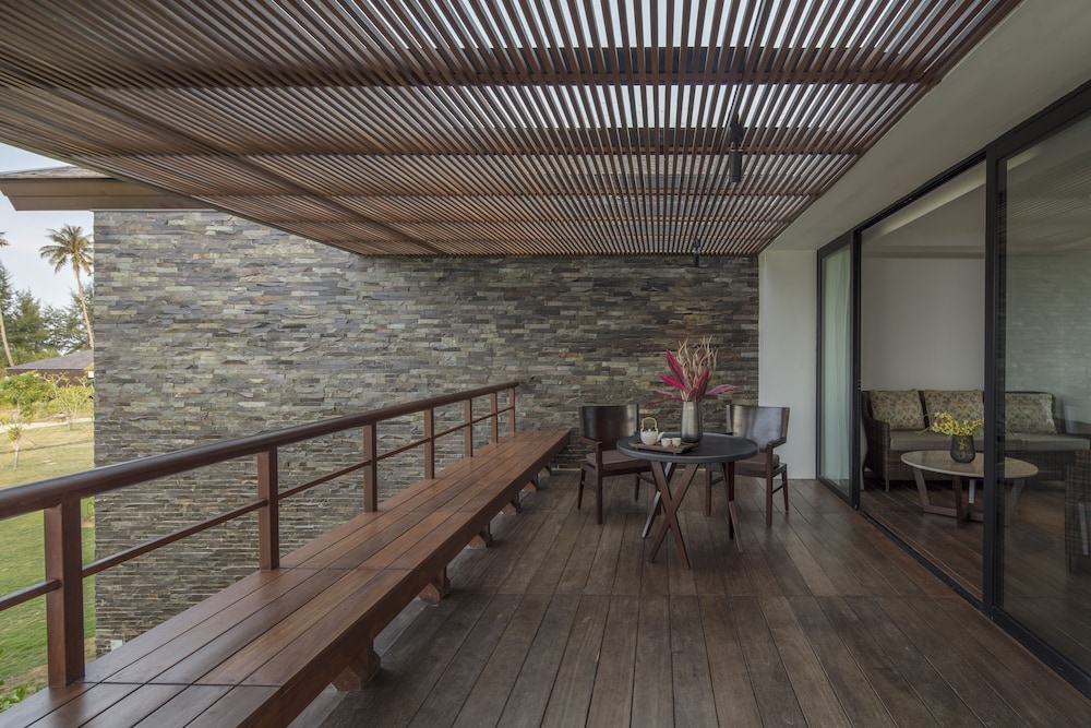 THE RESIDENCE BINTAN 34/73