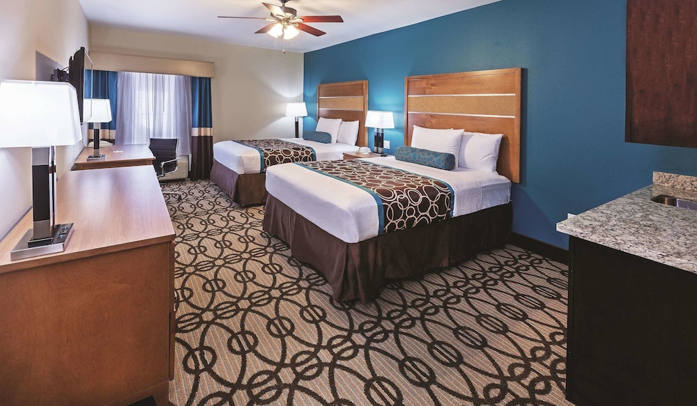 La Quinta Inn Suites Houston Willowbrook 12/61