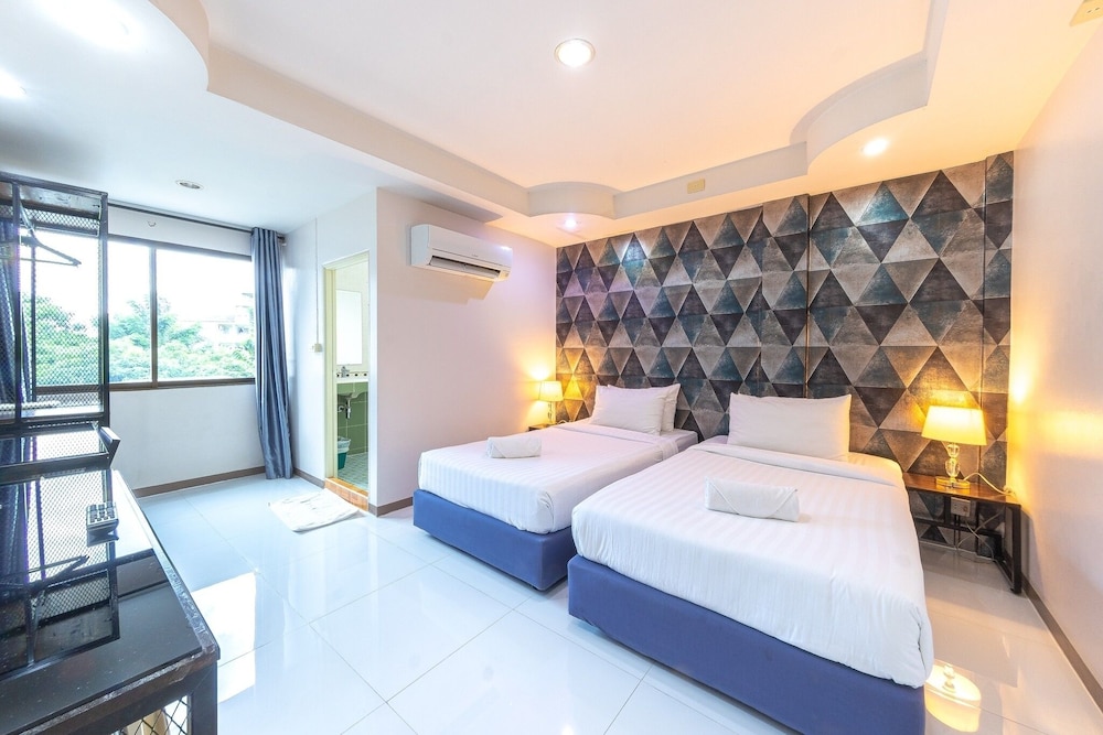 Bed By Tha-Pra Hotel And Apartment 16/36