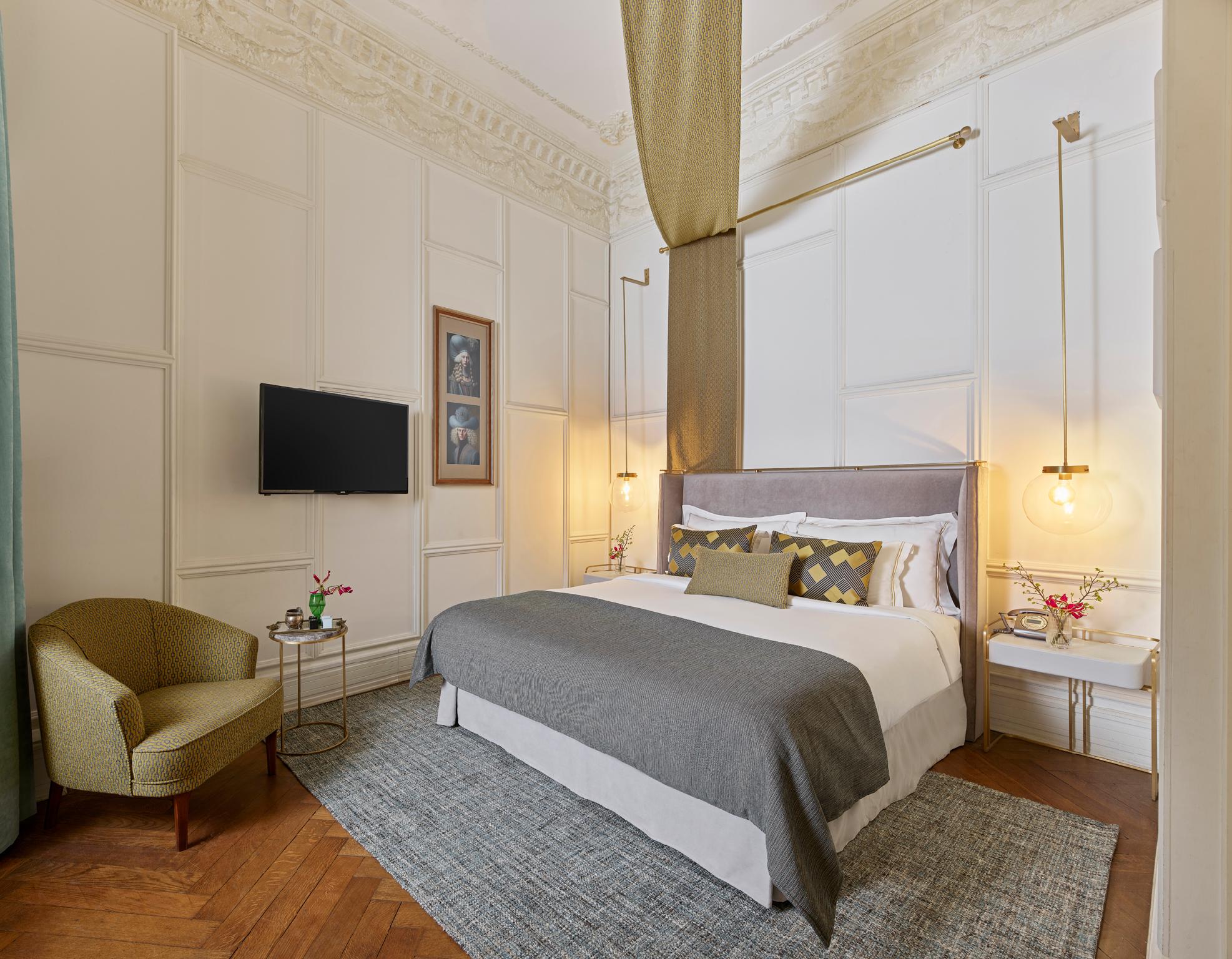 Deluxe Courtyard View Room