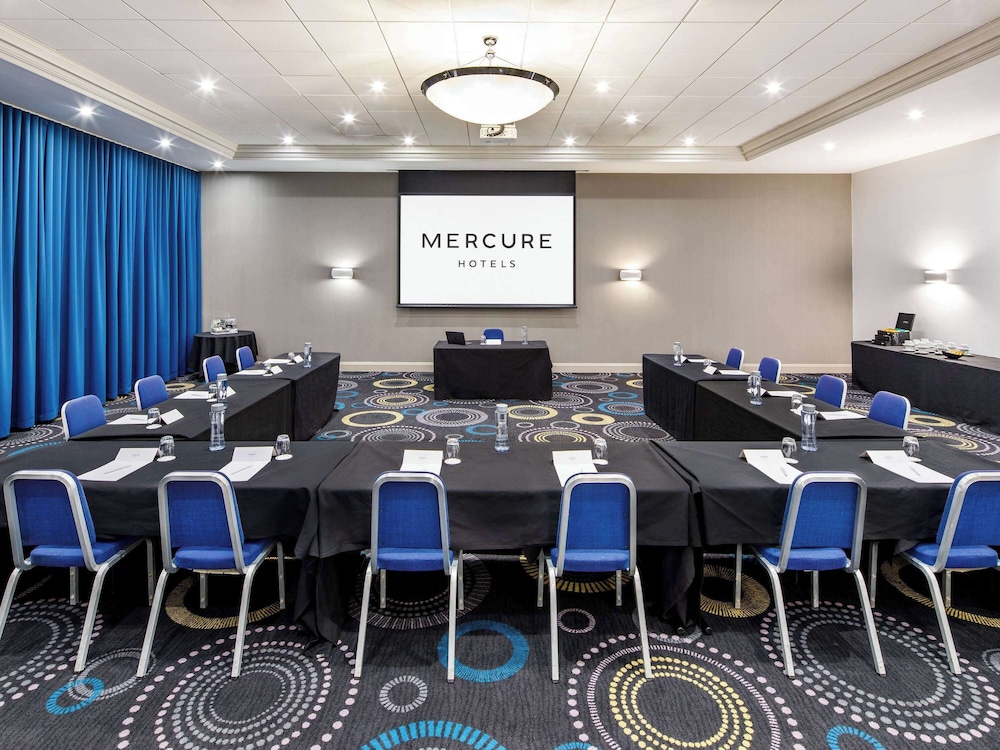 Mercure Telford Centre 65/69