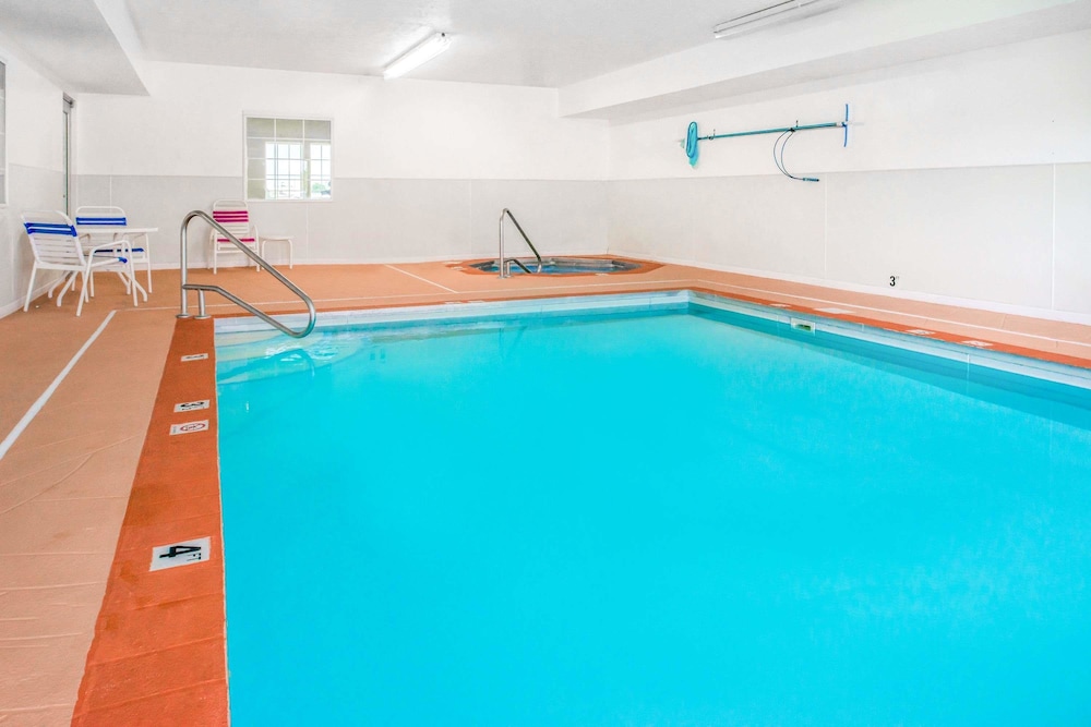 Microtel Inn Suites By Wyndham Lincoln 27/57