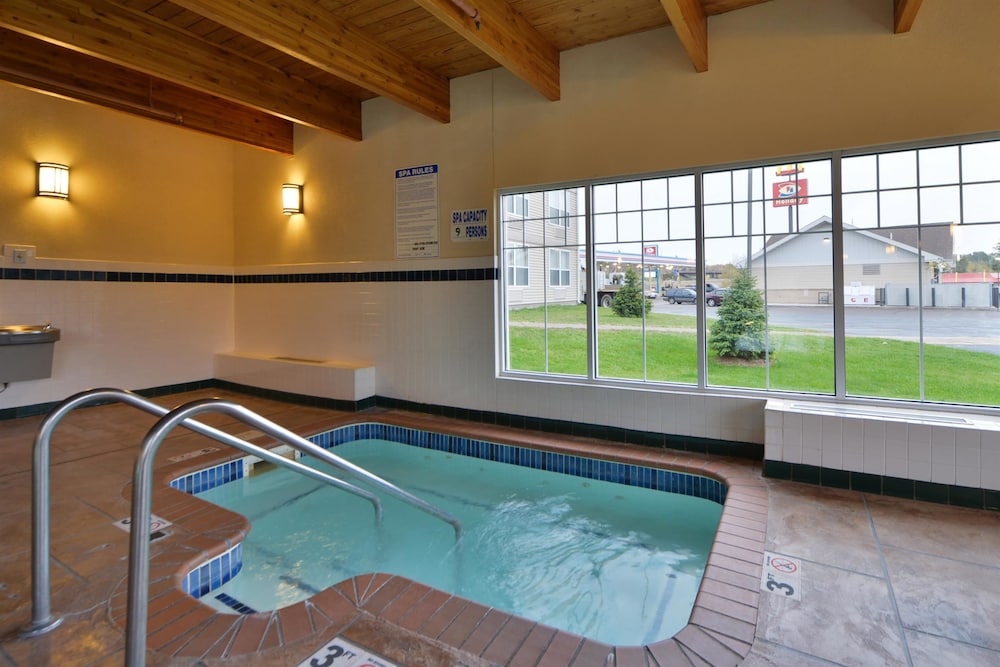 Sleep Inn & Suites near Spirit Mountain 24/49