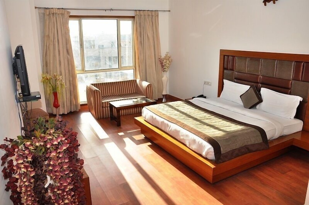 SUPERIOR, KING BED