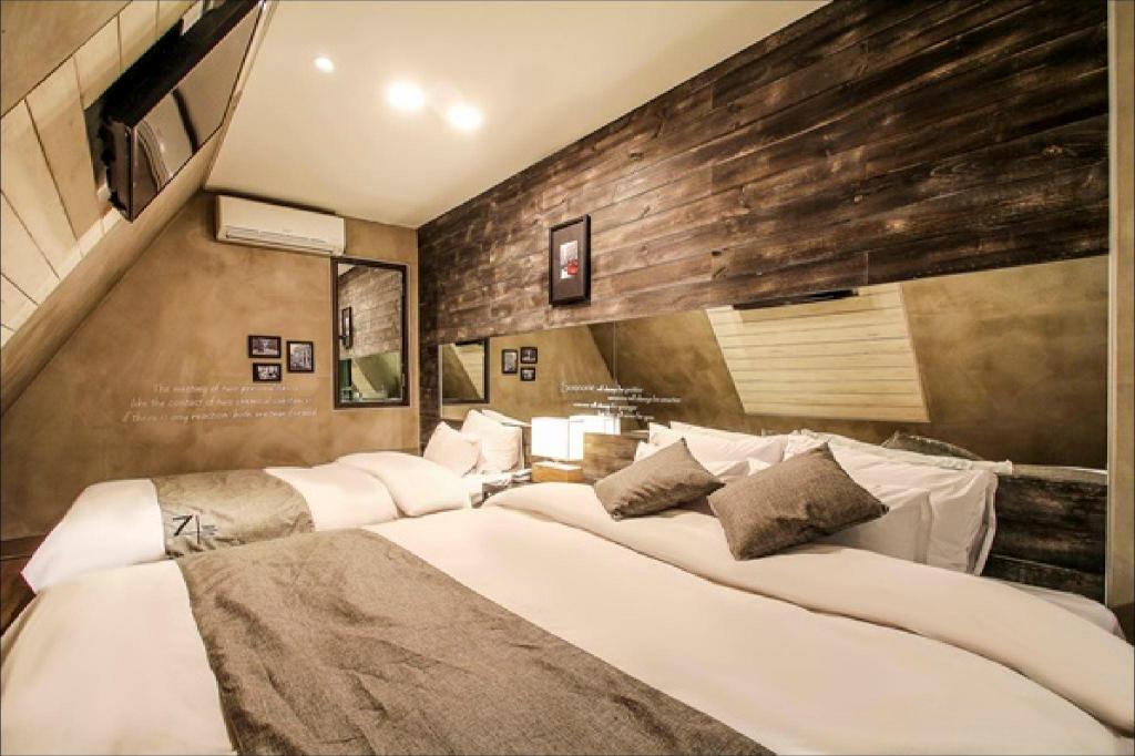 2 Bedrooms, Suite, 1 Queen and 1 Single Bed, Two Story