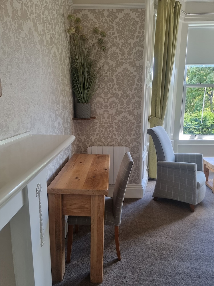 18 Craigmillar Park Guest House 32/50
