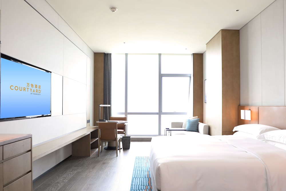 Room, King Bed, City View